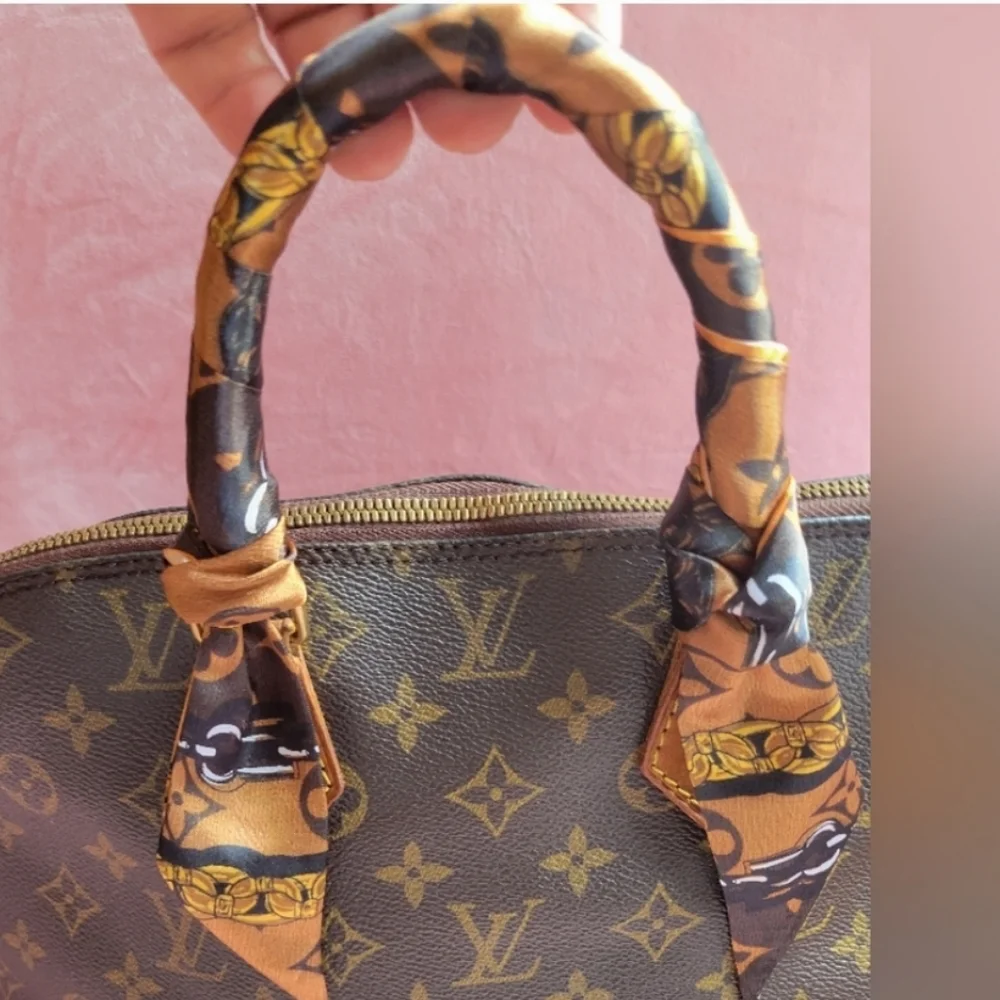 Louis Vuitton Monogram Canvas Alma Crossbody Bag with Cream Trim and Beige Strap